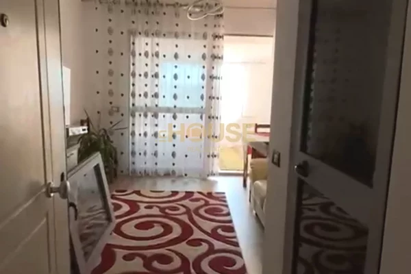 Shtepi ne shitje Apartament ne Tirane, 1+1, Mobilimi E mobiluar, Pagesa 65,000  Euro.