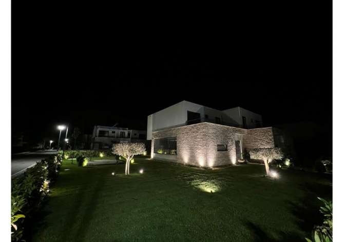 Ofrojme Instalime elektrike dhe elektronike