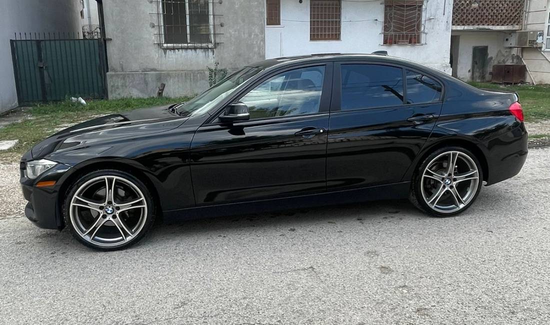 Auto in Vendita a Tirana, BMW, 2013 Benzine,Kambio Automatik Pagamento 11,999  Euro.