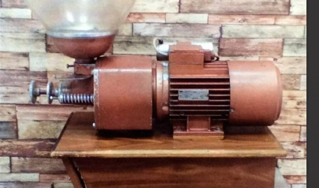 Shitet  Mulli per bluarjen e kafese turke ☕️