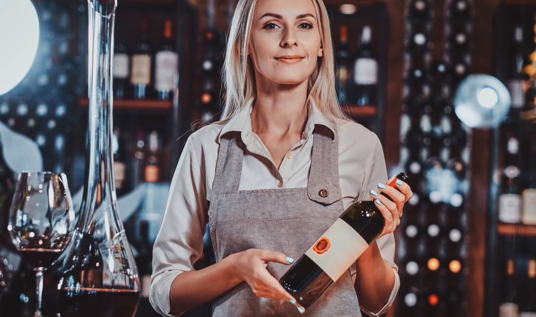 Job Offers in Tirana, Profession Kamarier/e , With experience, Payment By Agreement.