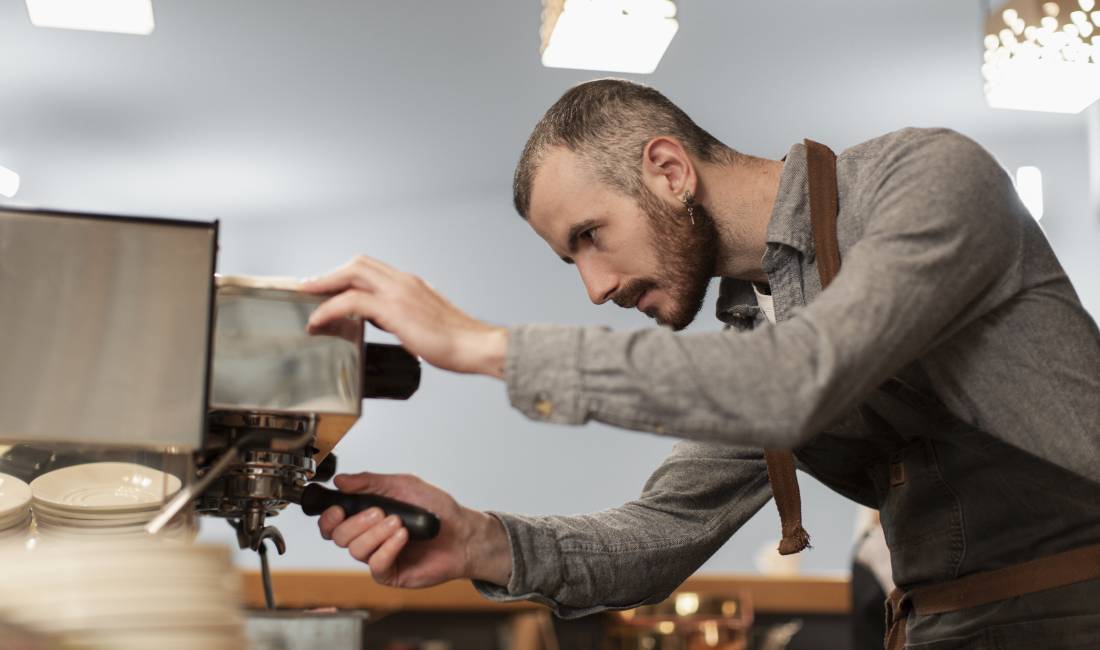 Job Offers in Tirana, Profession  Kamarier, Banakier dhe Sanitare  , With experience, Payment By Agreement.