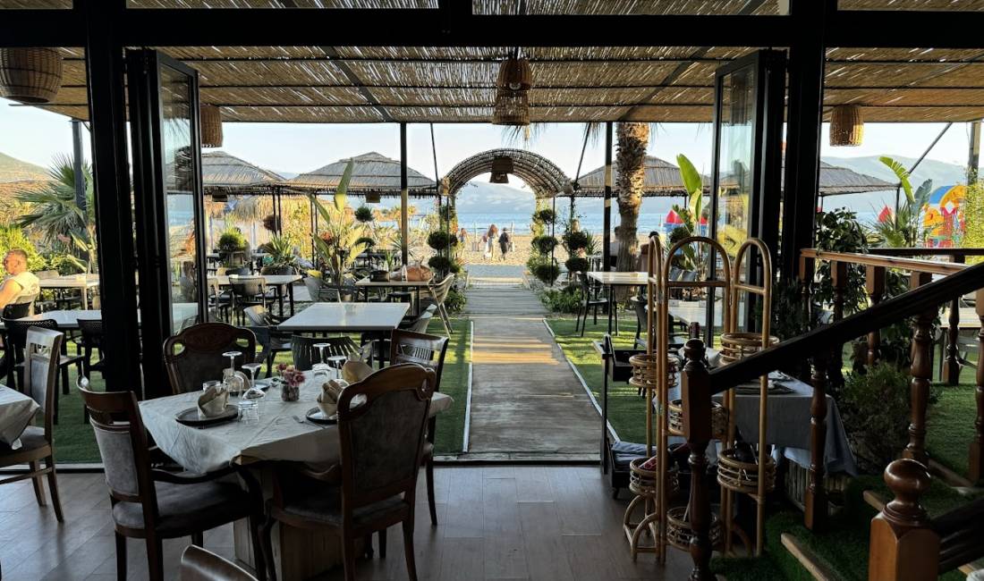 Offerte di lavoro a Valona, Profession -Kamarier/e  -Banakier/e  -Ndihmes kamariere  -Ndihmes kuzhunier  -Sanitare  -Pjatalarese , Principiante/Poca esperienza, Pagamento Trattabile.