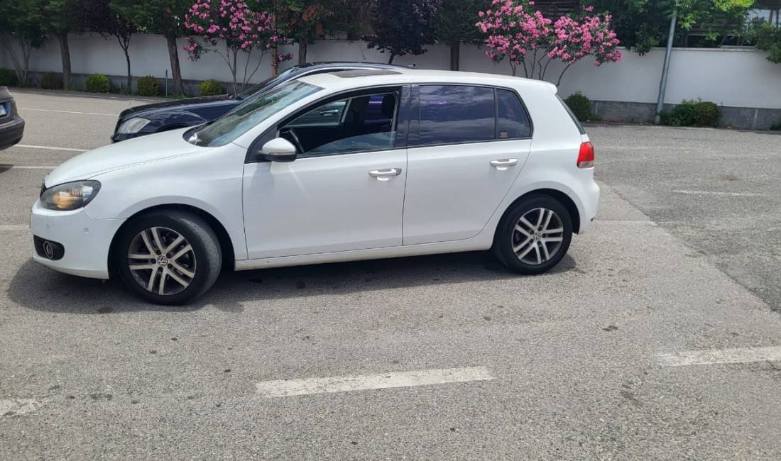 Jepet me qera Golf 6 viti 2011 motorr 2.0 nafte automatik