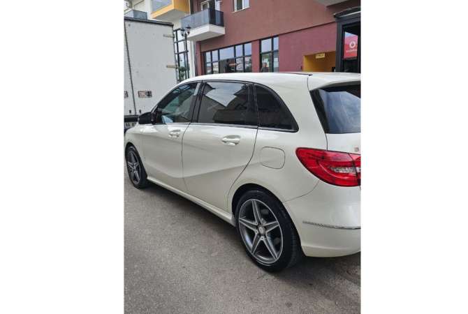 Auto in Vendita a Tirana - 9,200 Euro