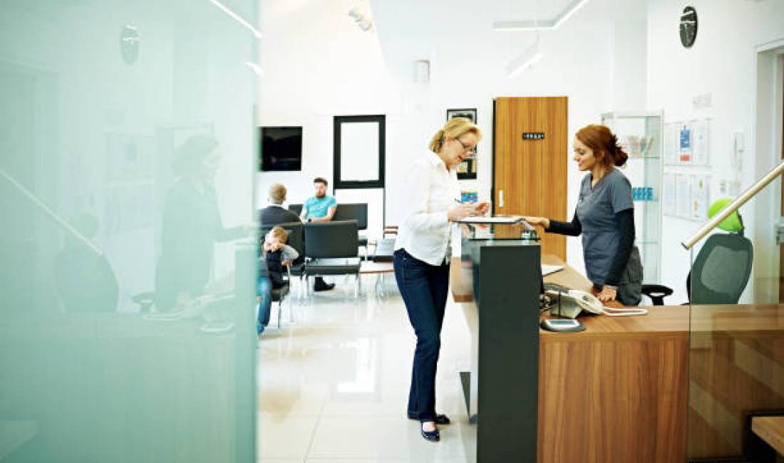 Njoftime Pune ne Tirane, Profesioni Recepsioniste , Fillestar/Pak eksperience, Pagesa 650  Euro.