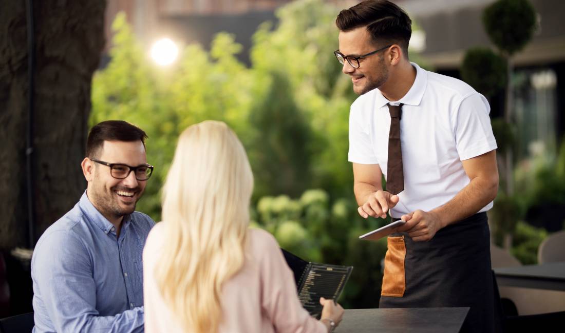 Offerte di lavoro a Valona, Profession -Kamarier/e  -Banakier/e  -Ndihmes kamariere  -Ndihmes kuzhunier  -Sanitare  -Pjatalarese , Principiante/Poca esperienza, Pagamento Trattabile.