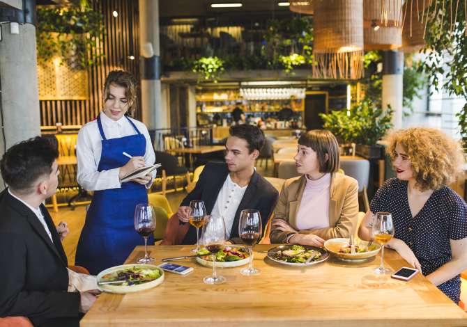 Njoftime Pune per Kamarier ,Banakier/e, 🧑‍🍳Kuzhiniere per snack Bar 🧼 Sanitare ne Tirane