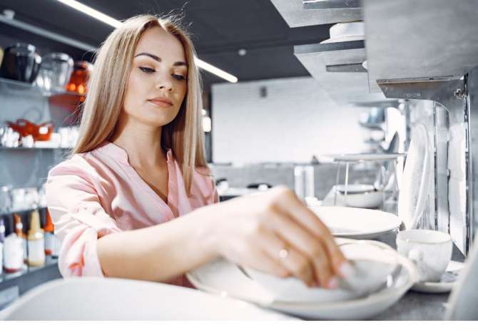 Njoftime Pune per pjatalarese ne Tirane