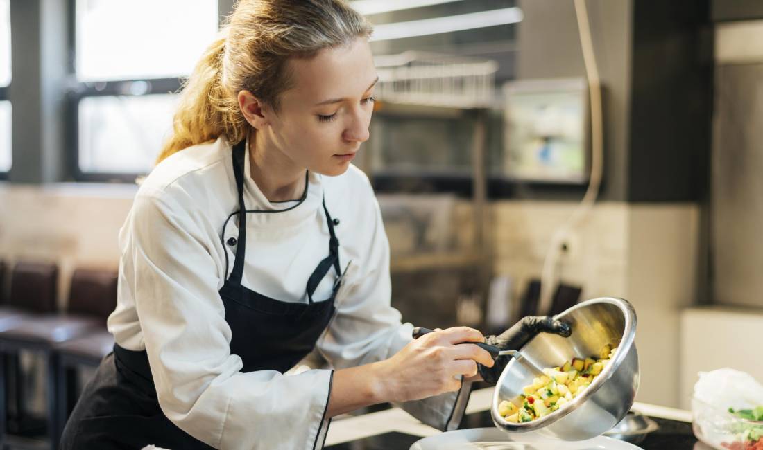 Njoftime Pune ne Tirane, Profesioni Kamarier/e 🧑‍🍳 ndihmes kuzhiniere  👨Motorrist (me ose pa motorr)  🤵Kuzhinier/e   👩‍🍳Picier /e   🧼Pjatalarese , Fillestar/Pak eksperience, Pagesa Me Marreveshje.