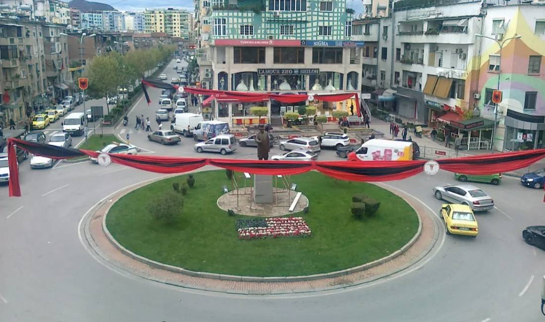 📍 Dyqan me qera ne Sheshi Willson!