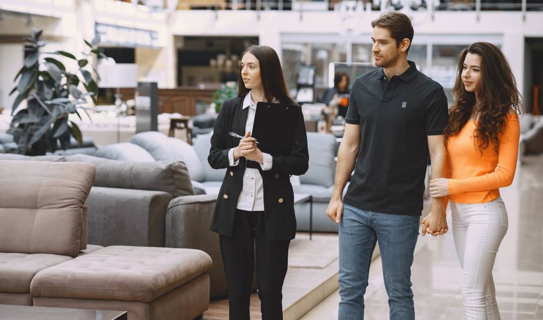 Njoftime Pune ne Tirane, Profesioni Shitese showroom , Fillestar/Pak eksperience, Pagesa Me Marreveshje.