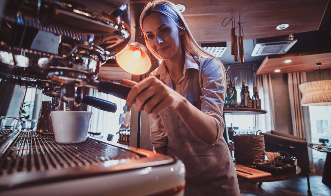 Njoftime Pune ne Tirane, Profesioni Banakiere , Fillestar/Pak eksperience, Pagesa Me Marreveshje.