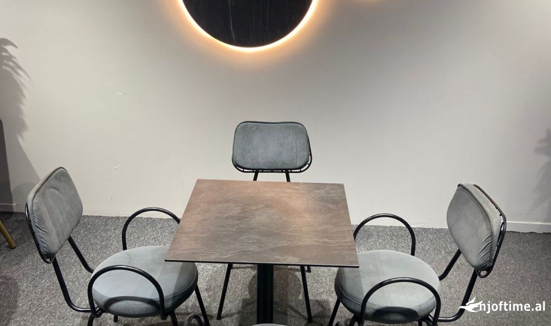 Shiten 16 karrige ose 4 sete (karrige dhe tavolina)