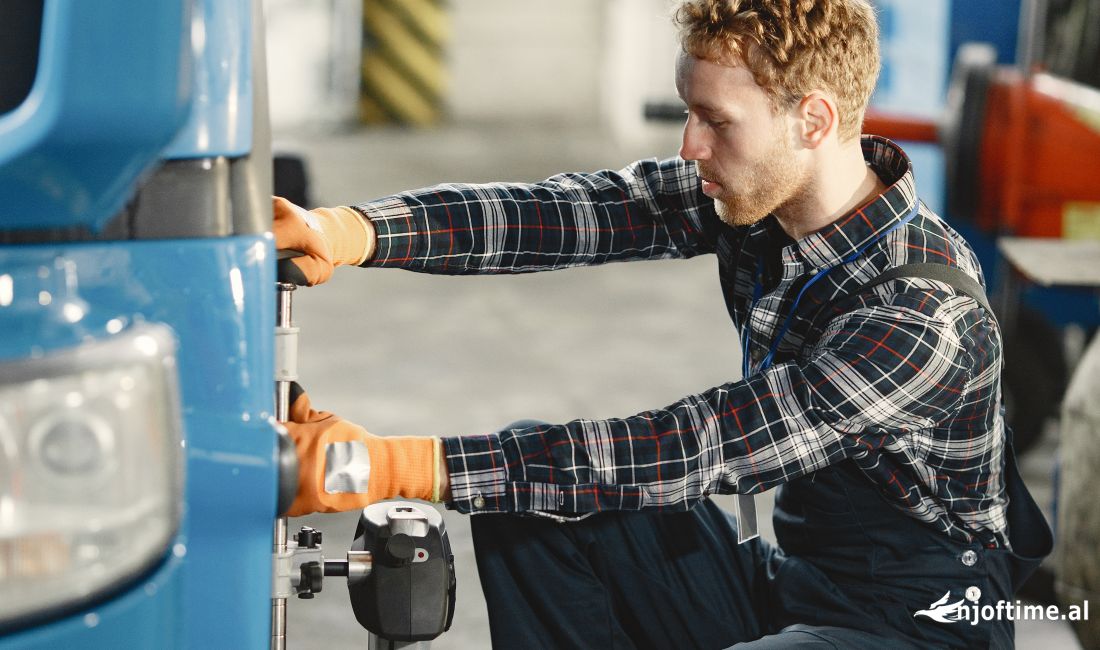 Servis Makinash TURI ofron sherbime si lyerje makinash, riparime, dhe pastrime 