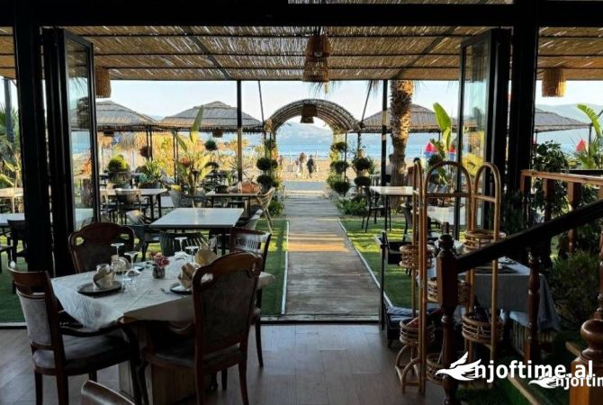 Njoftime Pune per Kamarier/e 🍸 Banakier/e 🍽️ Ndihmës Kamarier/e 👩‍🍳 Ndihmës Kuzhinier 🧹 Sanitare 🍴 Pjatëlarëse 💳 Arketare 🏡 Mirembajtes(4ore) ne Vlore