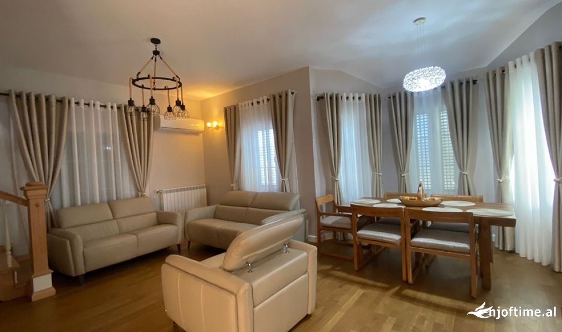 Ofrohen sherbime tekstile nga ekspert te specializuar . Perde me porosi per cdo ambient. Punime te personalizuara