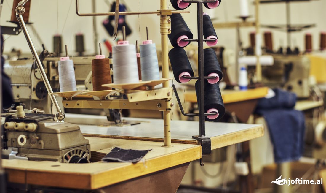 📌 Ofrojm Prodhim dhe montim te perdeve dhe grilave