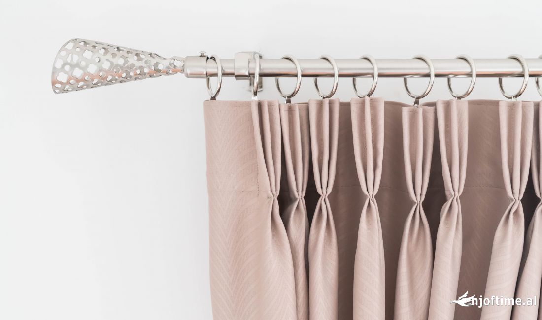 PERDE DHE AKSESORE 🏡✨ Ofrojme  Punim profesional dhe preciz.