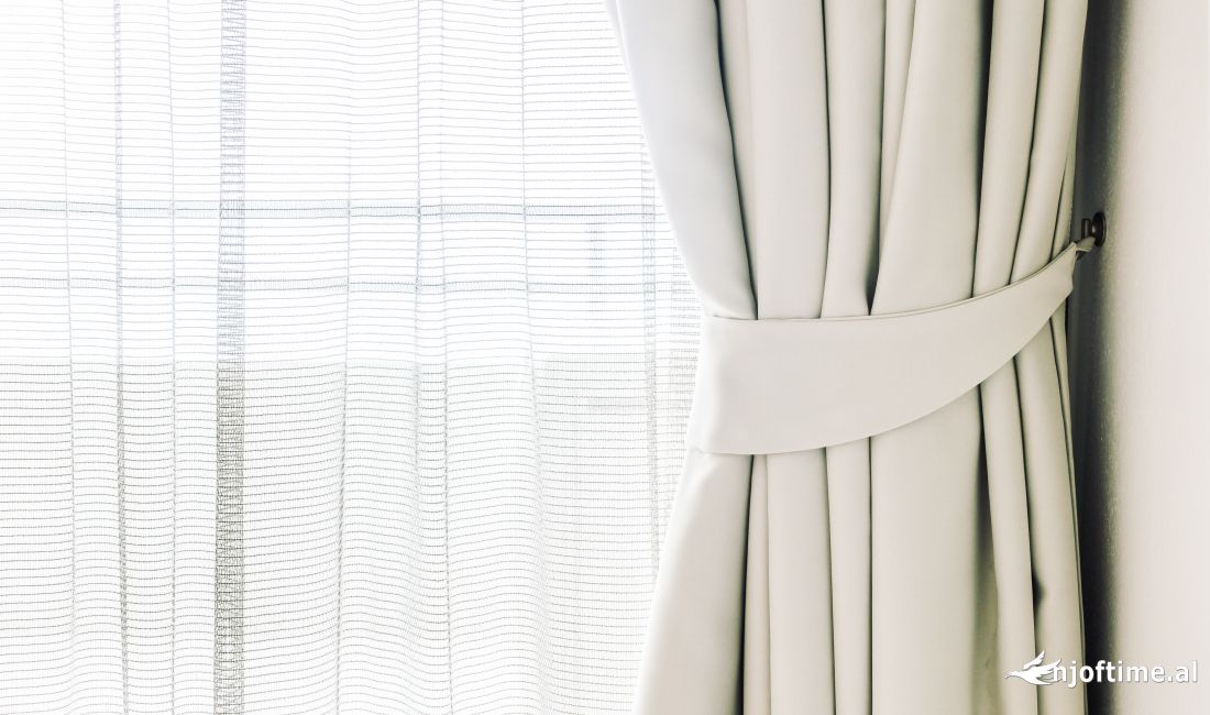 Ofrojme PERDE te qepura me porosi,  Zgjidhje moderne per zyra shtepi apo ambiente te tjera