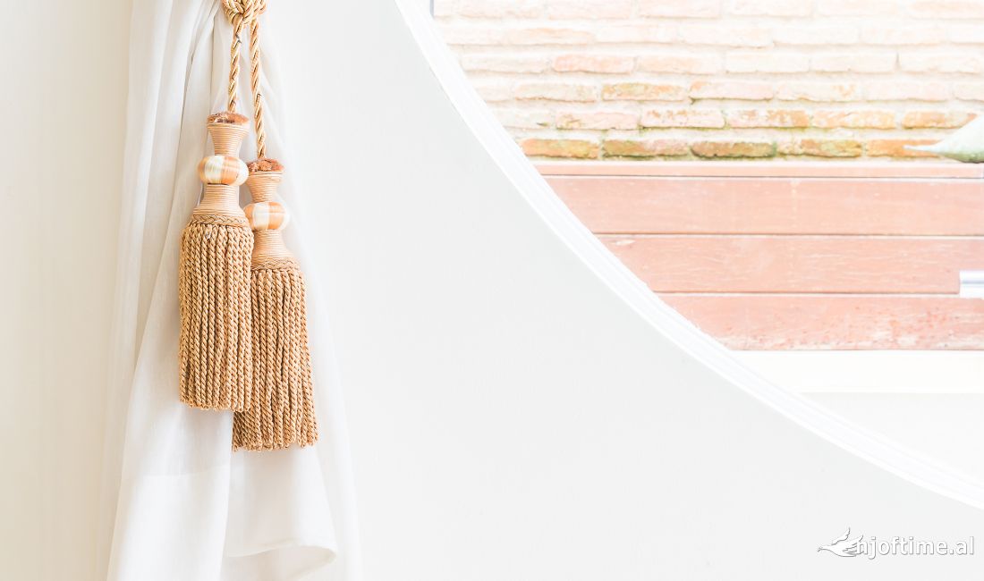 Ofrojme  PERDE me porosi klasike dhe moderne,roleta sherbim matje dhe montim