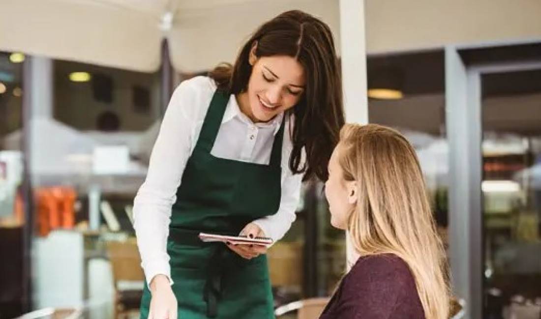 Njoftime Pune ne Tirane, Profesioni 2 Pastruese , 1 Banakier/e , 2 Kamarier/e , Me eksperience, Pagesa 40,000  Leke.