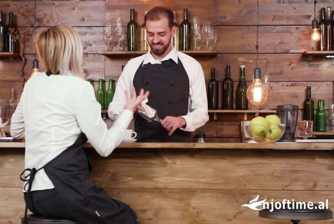 Njoftime Pune per Kamarier/e, Banakier/e, Bar Tender/e ne Vlore