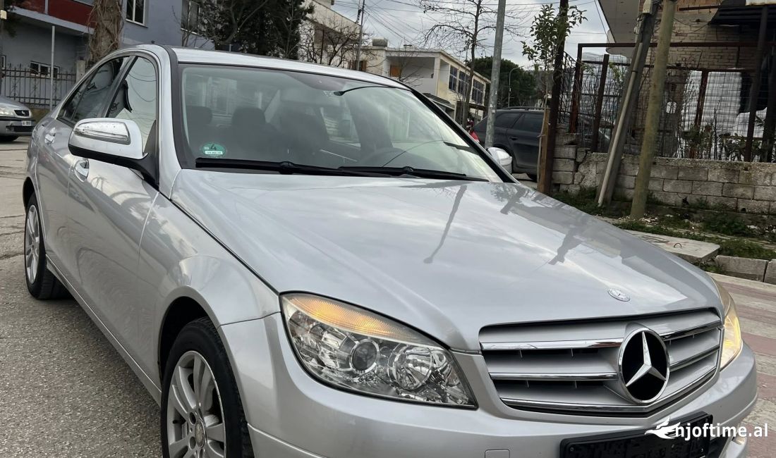 Makina ne shitje ne Tirane, Mercedes-Benz, 2011 Benzine,Kambio Automatik Pagesa 6,000  Euro.