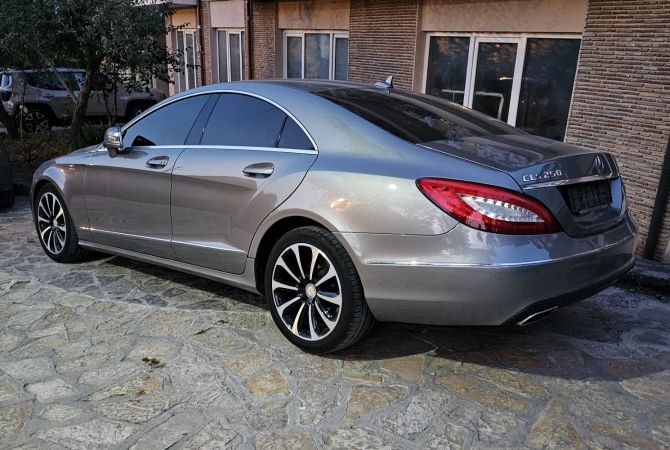 Auto in Vendita a Tirana - 12,500 Euro