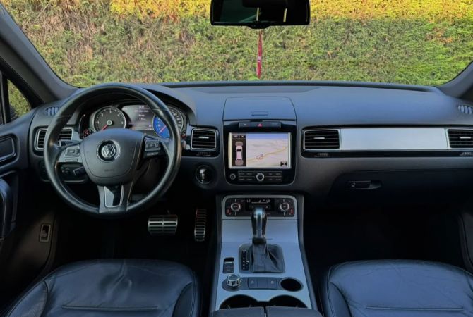 Makina ne shitje ne Tirane, Volkswagen, 2011 Diesel,Kambio Automatik Pagesa 11,500  Euro.