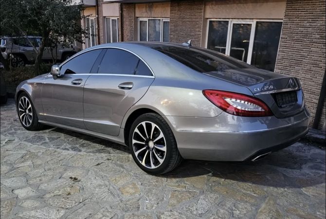 Auto in Vendita a Tirana - 13,500 Euro