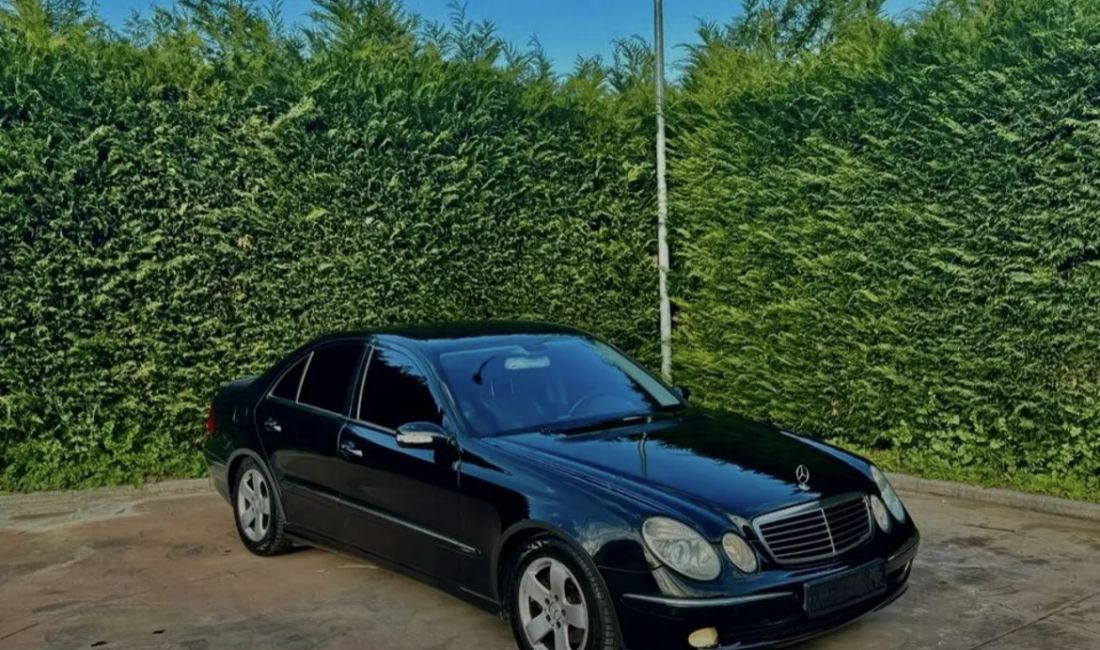 Makina ne shitje ne Tirane, Mercedes-Benz, 2005 Benzine,Kambio Automatik Pagesa 5,200  Euro.