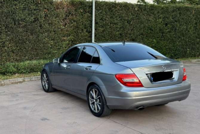 Makina ne shitje ne Tirane, Mercedes-Benz, 2012 Diesel,Kambio Automatik Pagesa 10,500  Euro.