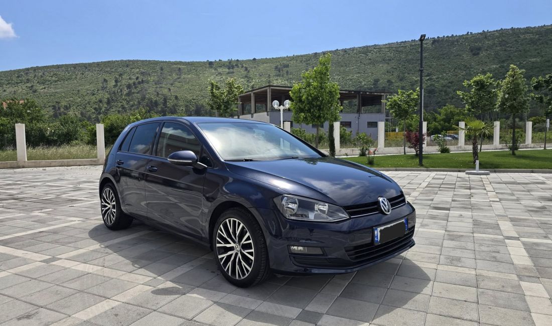 Makina ne shitje ne Tirane, Volkswagen, 2017 Diesel,Kambio Automatik Pagesa 8,900  Euro.