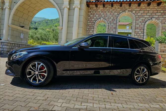 Makina ne shitje ne Tirane, Mercedes-Benz, 2012 Diesel,Kambio Automatik Pagesa 17,950  Euro.