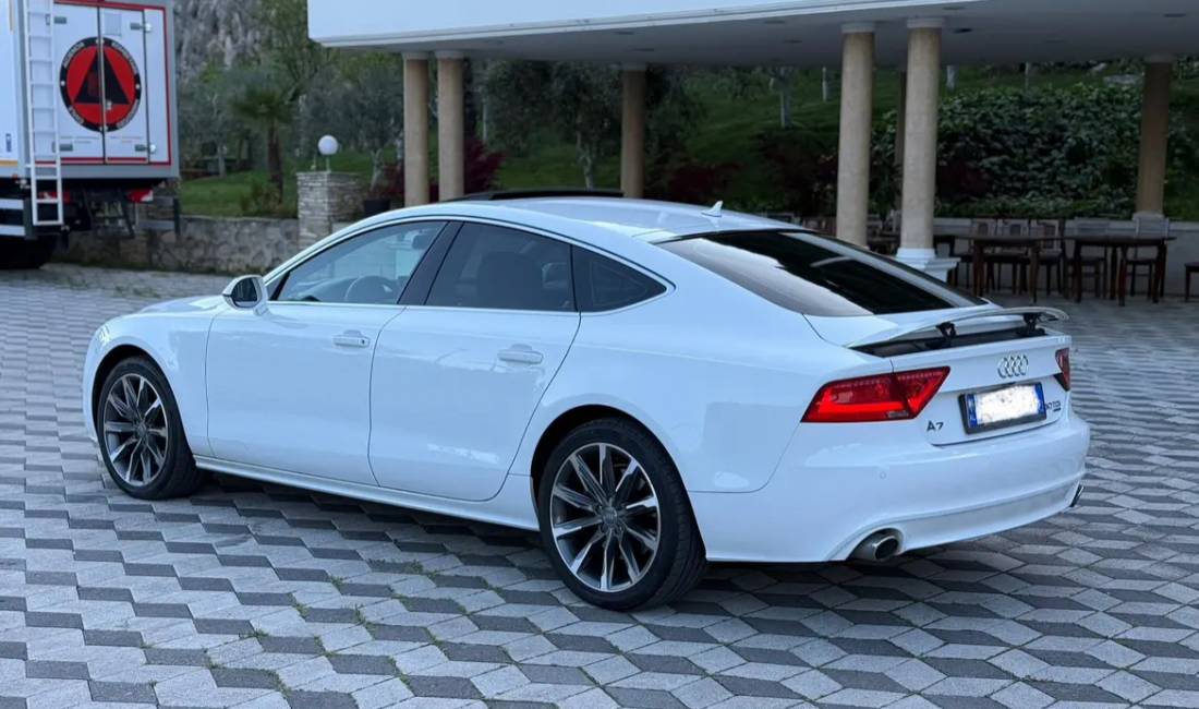 Makina ne shitje ne Tirane, Audi, 2013 Diesel,Kambio Automatik Pagesa 13,500  Euro.