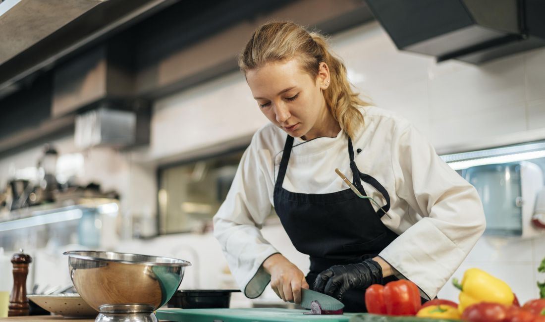 Njoftime Pune ne Tirane, Profesioni •	👨‍🍳 Kuzhinier / Kuzhiniere •	👩‍🍳 Ndihmës / Ndihmëse Kuzhine , Fillestar/Pak eksperience, Pagesa Me Marreveshje.