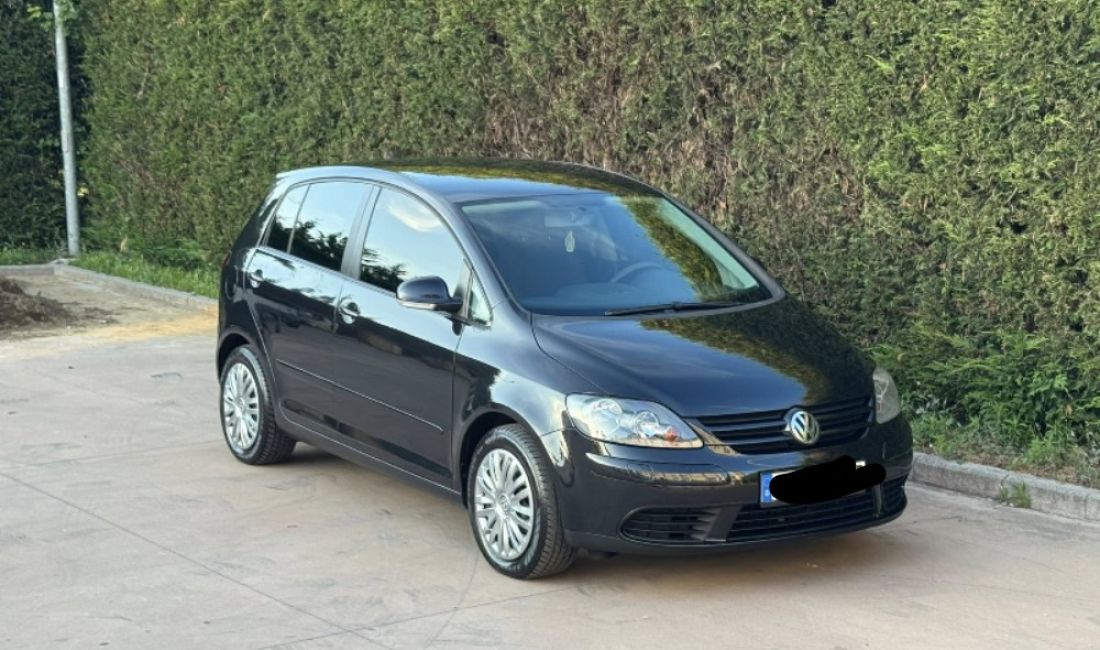 Makina ne shitje ne Tirane, Volkswagen, 2006 Diesel,Kambio Automatik Pagesa 5,300  Euro.