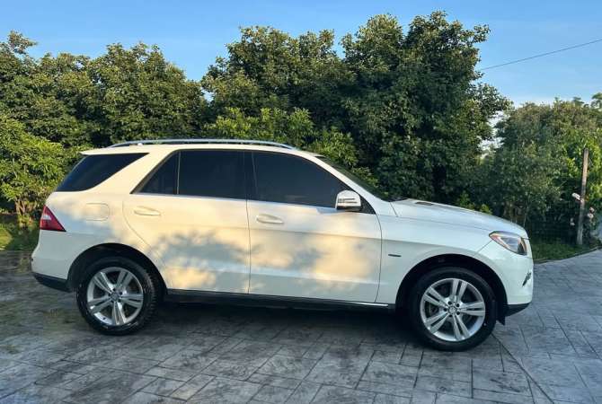 Makina ne shitje ne Tirane, Mercedes-Benz, 2013 Diesel,Kambio Automatik Pagesa 17,500  Euro.