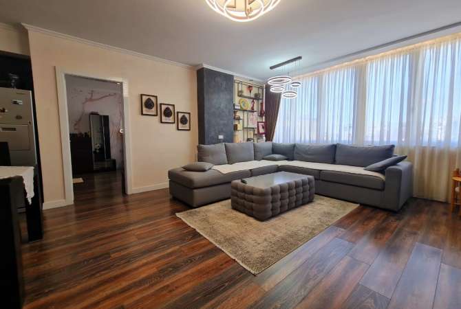 Shtepi ne shitje Apartament ne Tirane, 2+1, Mobilimi E mobiluar, Pagesa 220,000  Euro.