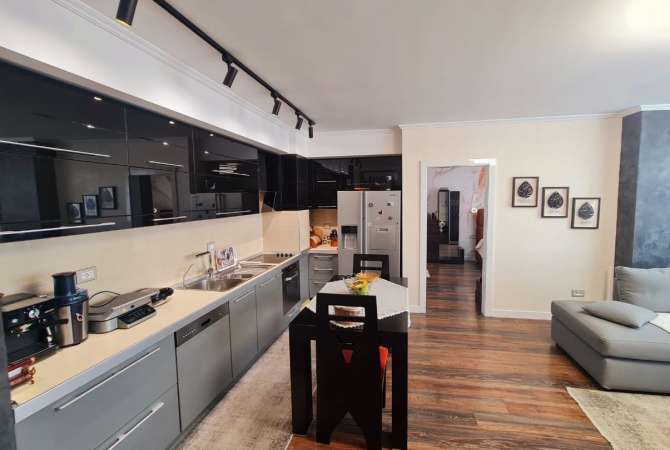 Shtepi ne shitje Apartament ne Tirane, 2+1, Mobilimi E mobiluar, Pagesa 220,000  Euro.