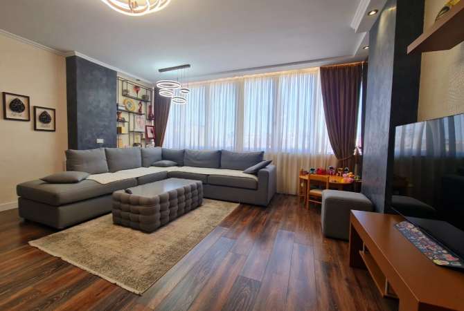 Shtepi ne shitje Apartament ne Tirane, 2+1, Mobilimi E mobiluar, Pagesa 220,000  Euro.