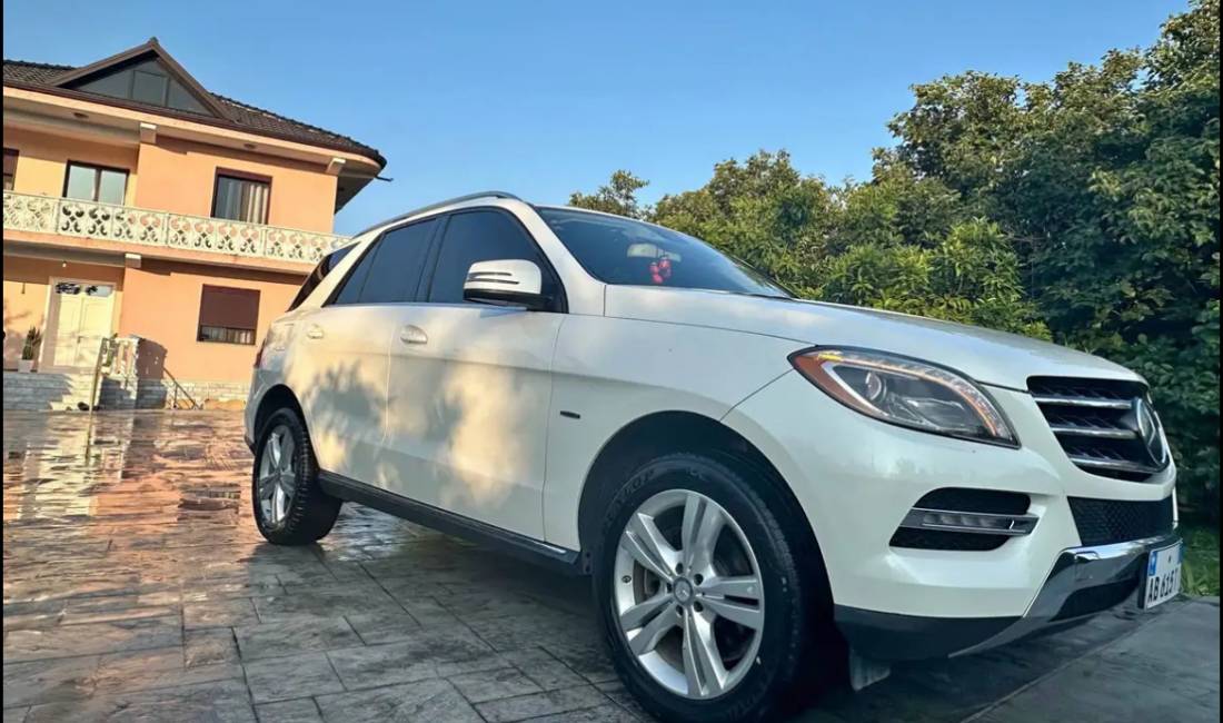 Makina ne shitje ne Tirane, Mercedes-Benz, 2013 Diesel,Kambio Automatik Pagesa 17,500  Euro.