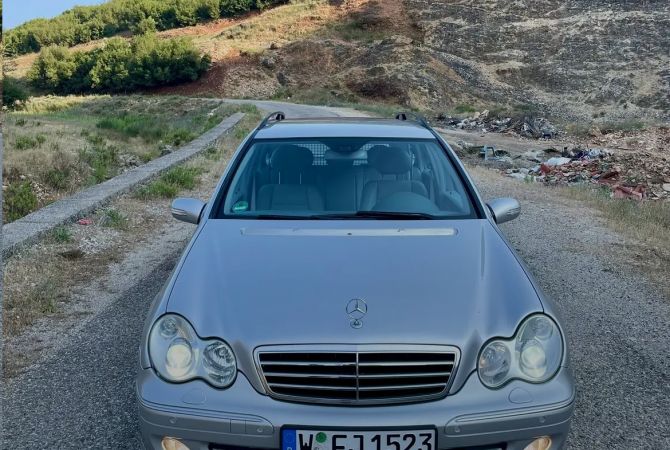 Auto in Vendita a Tirana - 440,000 Leke