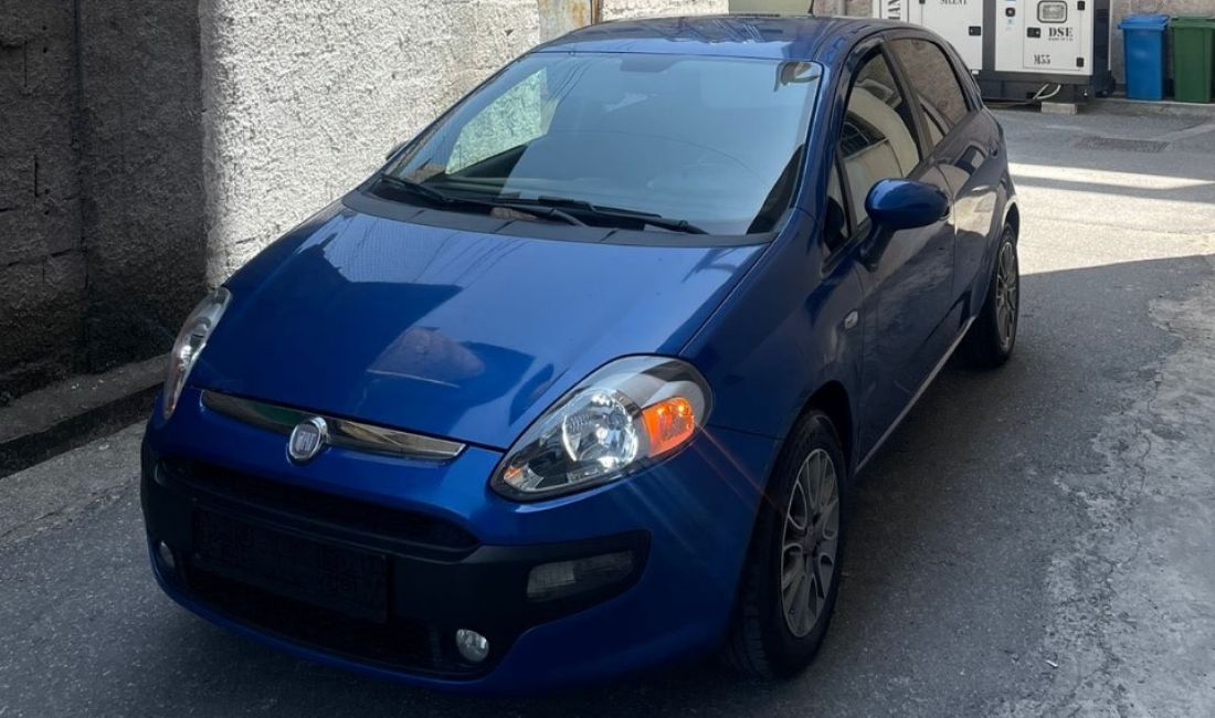 Makina ne shitje ne Tirane, Fiat, 2011 Diesel,Kambio Manual Pagesa 4,000  Euro.