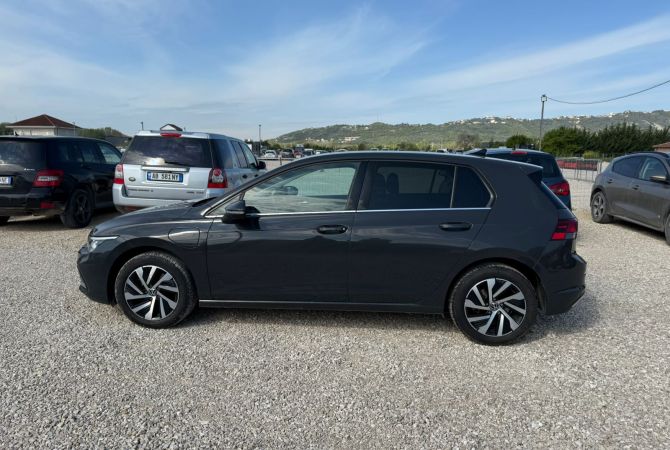 Makina me qera 🚗 Volkswagen Golf 8 R-Line 