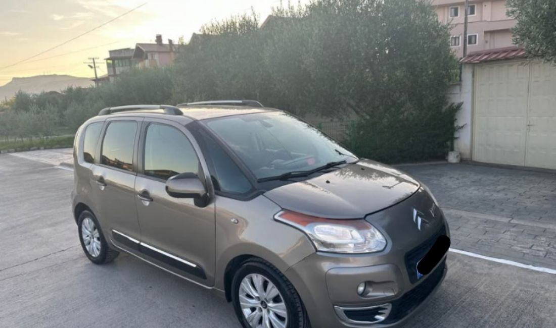 Makina ne shitje ne Tirane, Citroen, 2011 Diesel,Kambio Manual Pagesa 2,950  Euro.
