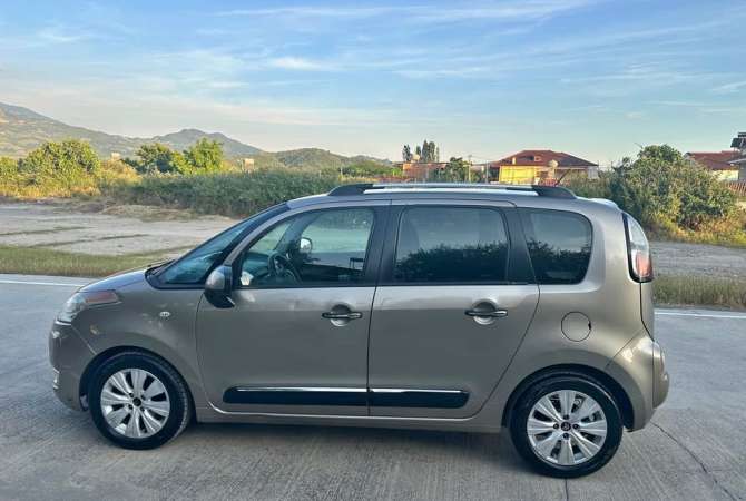 Auto in Vendita a Tirana - 2,950 Euro