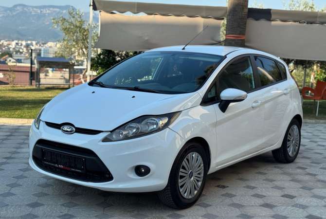 Makina ne shitje ne Tirane, Ford, 2010 Benzine,Kambio Manual Pagesa 3,200  Euro.