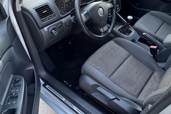 Auto in Vendita a Tirana, Volkswagen, 2006 gasoline-gas,Kambio Manual Pagamento 3,900  Euro.